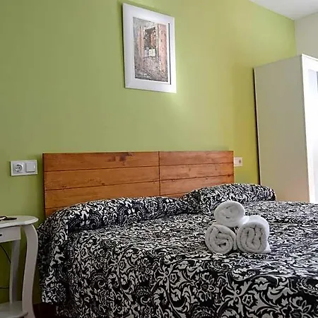 Hostel Valle Del Nonaya *